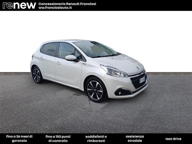 Peugeot 208 5 Porte 1.2 PureTech 82cv Signature S&S - foto 2 di 4