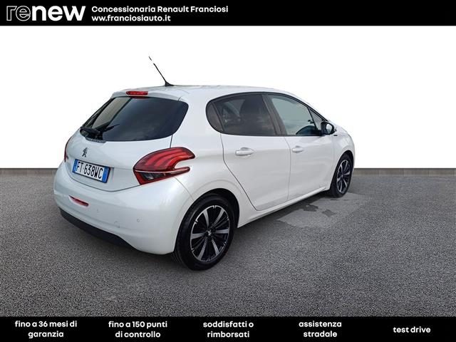 Peugeot 208 5 Porte 1.2 PureTech 82cv Signature S&S - foto 4 di 4