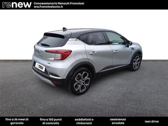 Renault Captur E-TECH Hybrid 145 FAST TRACK 2023 - foto 2 di 4