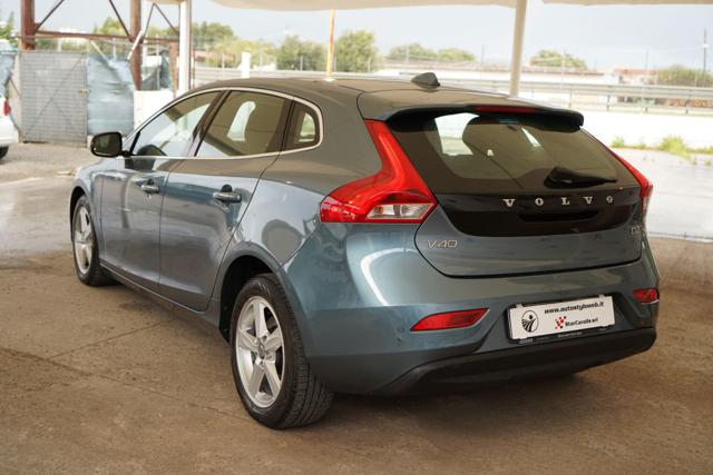 Volvo V40 D2 1.6 Kinetic, del 2014, 150.000 km, in vendita a Quartu Sant Elena (CA)