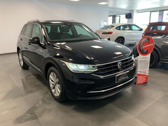 Volkswagen Tiguan 2.0 TDI Automatico DSG Elegance usato a QUALIANO