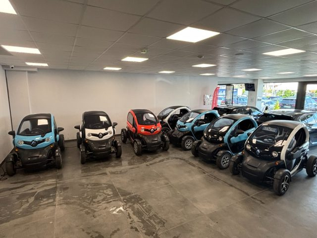 Renault Twizy 45 Intens Elettrica 125 CC usato a QUALIANO
