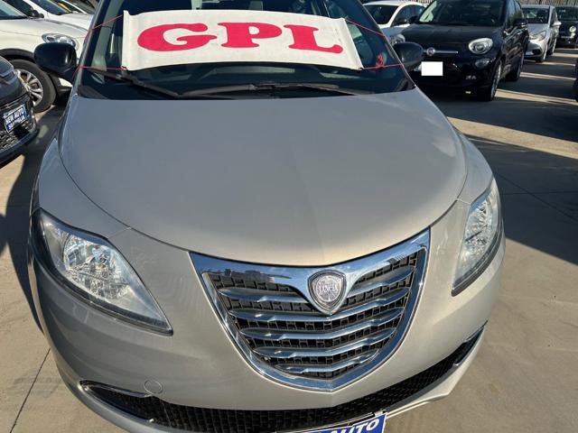Lancia Ypsilon 1.2 69 CV 5P GPL Ecochic Gold - foto 3 di 4