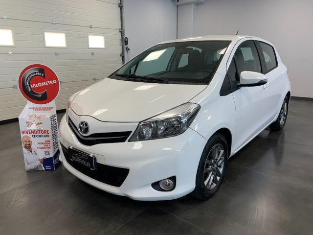 Toyota Yaris 1.0 Benzina Lounge 5 Porte - foto 3 di 4