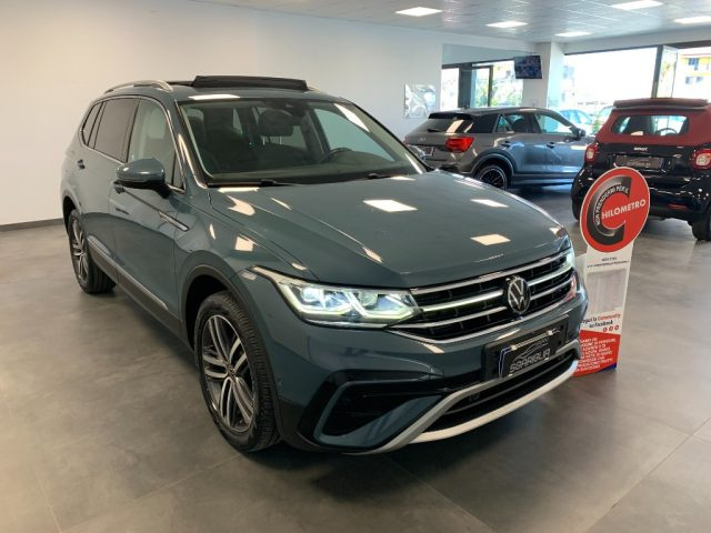 Volkswagen Tiguan Allspace Tetto Apribile 2.0 TDI SCR DSG Elegance Automatico usato a QUALIANO