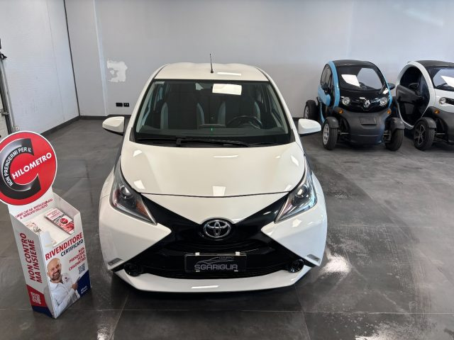 Toyota Aygo Automatica MMT 1.0 Benzina 5 Porte x-business - foto 2 di 4