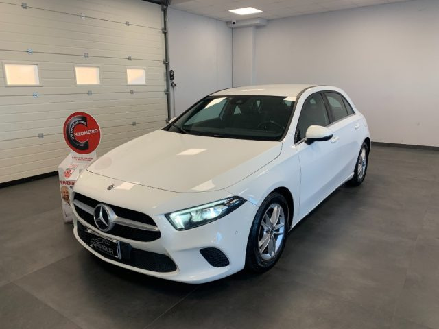 Mercedes-Benz A 180 d Automatico Sport + Full Led - foto 3 di 4