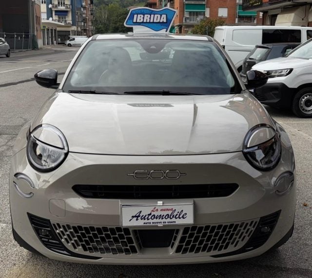 Fiat 600 Hybrid 145 CV DCT MHEV Icon PREZZO REALE - foto 2 di 4