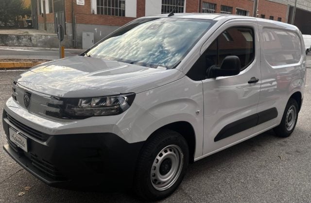 Peugeot Partner M1 1.5 Diesel 100cv 3 POSTI + RETROCAMERA, del 2026, in vendita a Santo Stefano Belbo (CN)