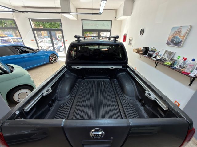 Nissan Navara 2.5 dCi 190CV 4 porte Double Cab LE - foto 4 di 4