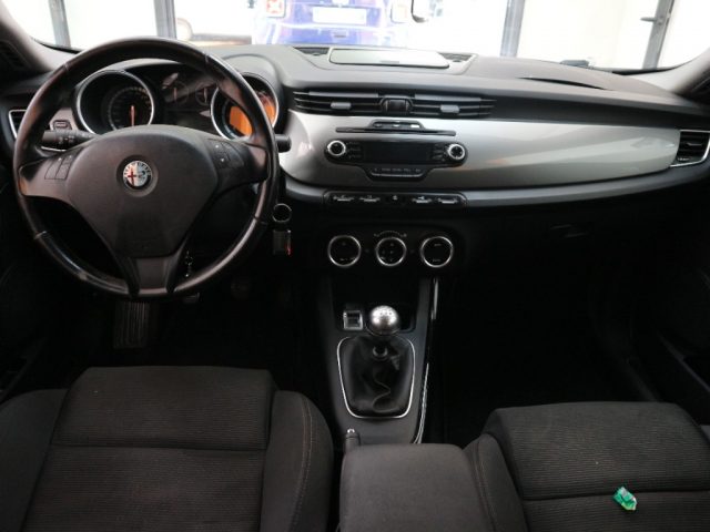 Alfa Romeo Giulietta 1.6 JTDm-2 105 CV Distinctive, del 2011, 257.685 km, in vendita a Palermo (PA)