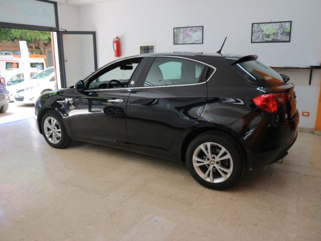 Alfa Romeo Giulietta 1.6 JTDm-2 105 CV Distinctive - foto 4 di 4