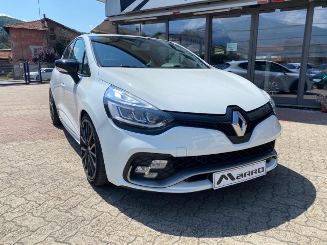 Renault Clio TCe 220CV EDC Energy R.S. Trophy - foto 3 di 24