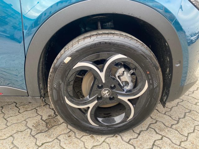 Alfa Romeo Junior 1.2 145 CV Hybrid eDCT6 Speciale - foto 3 di 4