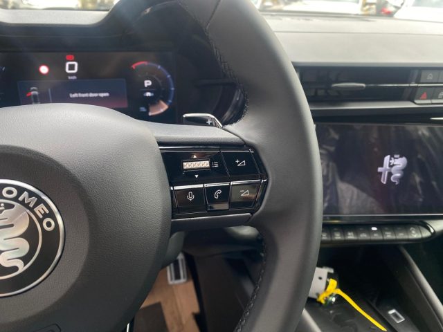 Alfa Romeo Junior 1.2 145 CV Hybrid eDCT6 Speciale km 0 a BOVES