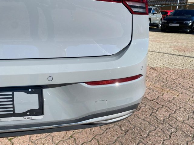 Volkswagen Golf 8 1.0 Active *Sedili riscaldati*Navi*Lega - foto 4 di 4