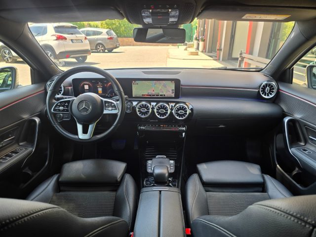 Mercedes-Benz A 200 d Automatic LED Ambient 64 MBux Navi NIGHT Pack 18 - foto 4 di 4
