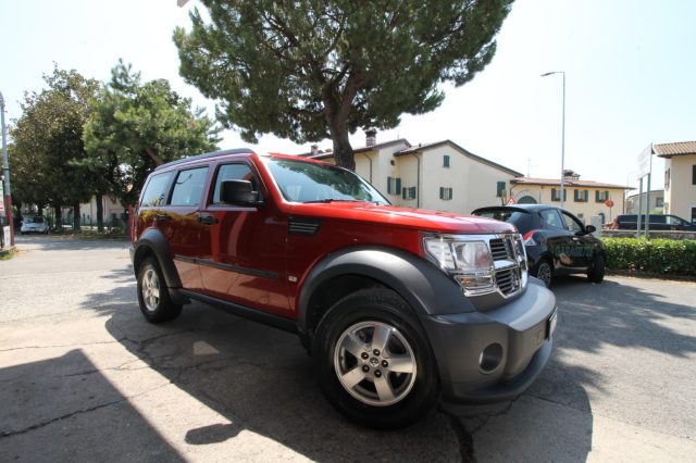 Dodge Nitro 2.8 CRD DPF 4WD AUTOMATICO CANCIO TRAINO - foto 2 di 4