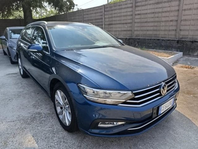 Volkswagen Passat Variant 2.0 TDI 122CV EVO DSG Business LED Navi ACC - foto 2 di 4