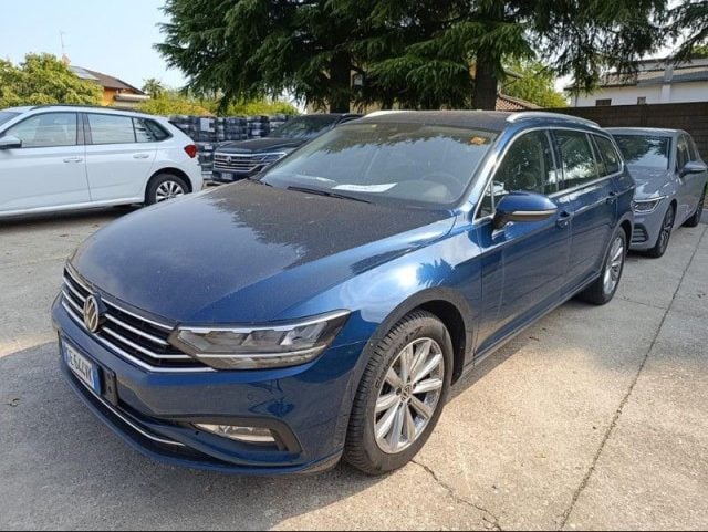 Volkswagen Passat Variant 2.0 TDI 122CV EVO DSG Business LED Navi ACC, del 2021, 125.000 km, in vendita a Rezzato (BS)