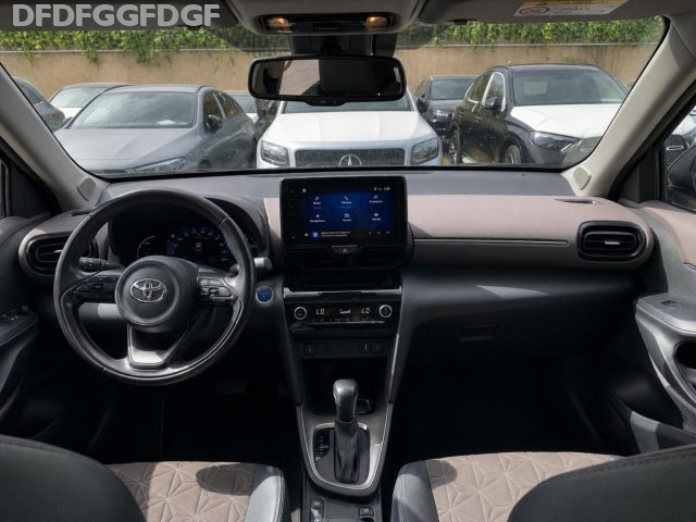 Toyota Yaris Cross 1.5 Hybrid 5p. E-CVT automat Lounge RETROCAM PELLE - foto 2 di 3