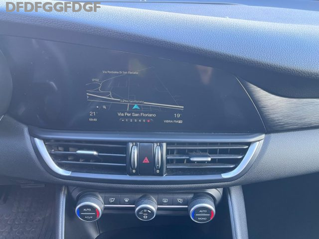 Alfa Romeo Giulia 2.2 Turbodiesel 180 CV AT8 Business - foto 2 di 4