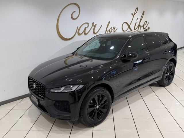 Jaguar F-Pace 2.0 204 CV AWD R-Dynamic Black - foto 3 di 4