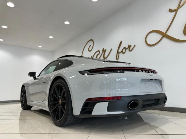 Porsche 911 Carrera 992 Coupè - foto 4 di 4