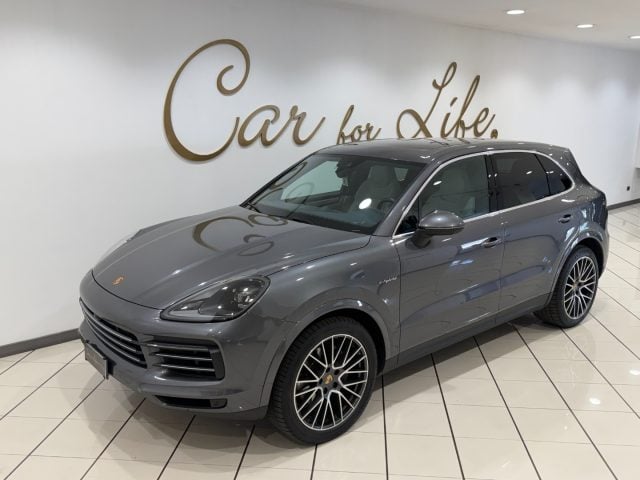 Porsche Cayenne 3.0 Hybrid V6 IVA ESPOSTA - foto 2 di 4