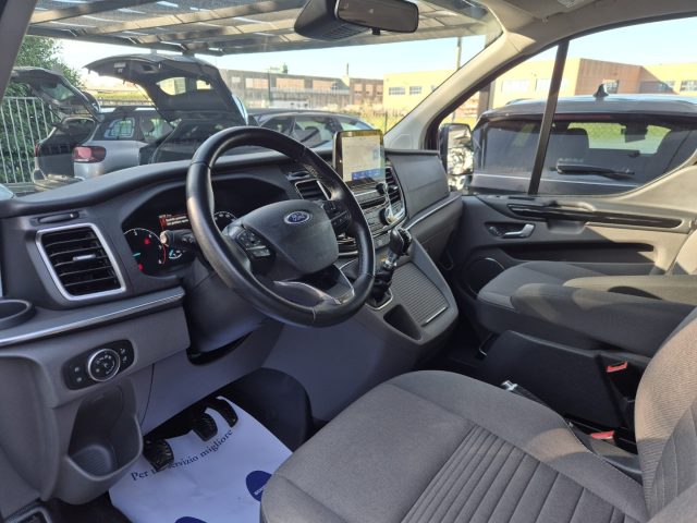 Ford Tourneo Custom 320 2.0 EcoBlue 130CV MHEV PL Titanium #8 POSTI usato a MARTELLAGO