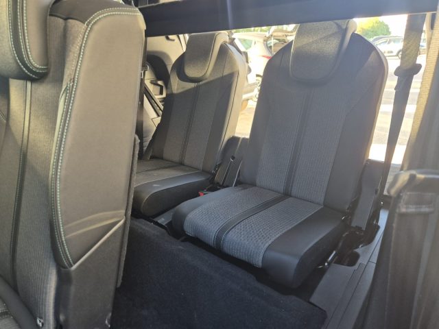 Peugeot 5008 BlueHDi 130 EAT8 Allure Pack #7 POSTI #VARI COLORI usato a MARTELLAGO