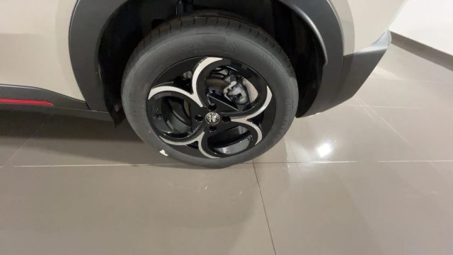 Alfa Romeo Junior 1.2 136 CV Hybrid eDCT6 Speciale #VARI COLORI - foto 4 di 4