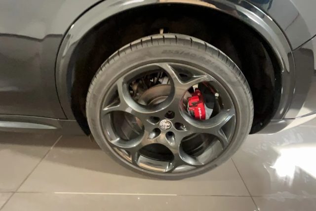 Alfa Romeo Stelvio 2.0 Turbo 280 CV AT8 Q4 Veloce - foto 4 di 4