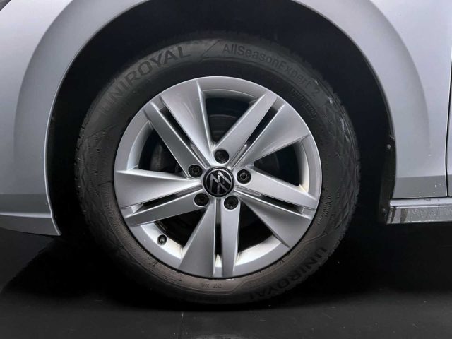 Volkswagen Golf 1.0 eTSI 110CV EVO DSG Life - foto 3 di 4