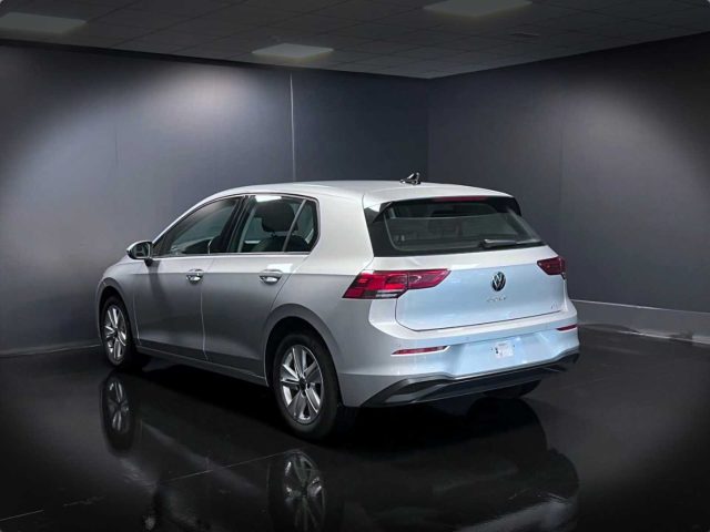 Volkswagen Golf 1.0 eTSI 110CV EVO DSG Life - foto 4 di 4