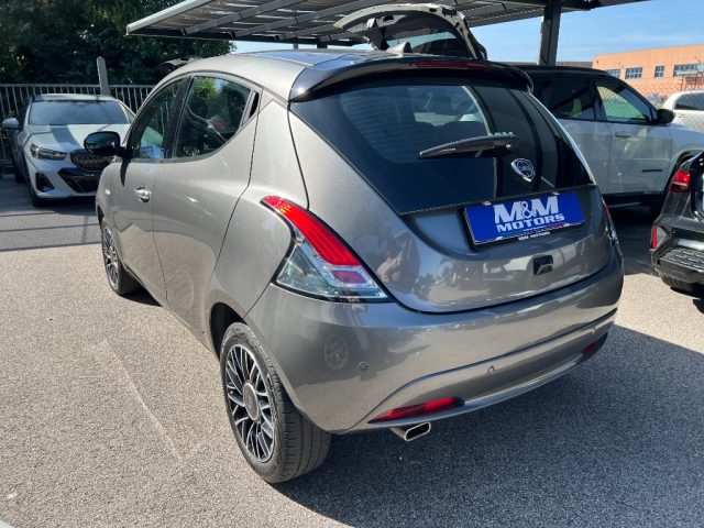 Lancia Ypsilon 1.0 FireFly 5 porte S&S Hybrid Platino - foto 4 di 4