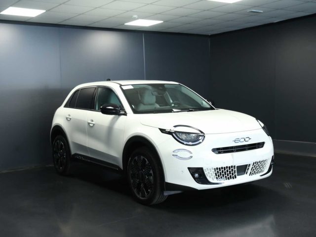 Fiat 600 Hybrid DCT MHEV La Prima #VARI COLORI km 0 a MARTELLAGO