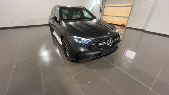 Mercedes-Benz GLC 220 d 4Matic AMG Line Advanced #ANCHE INTERNI NERI - foto 3 di 24