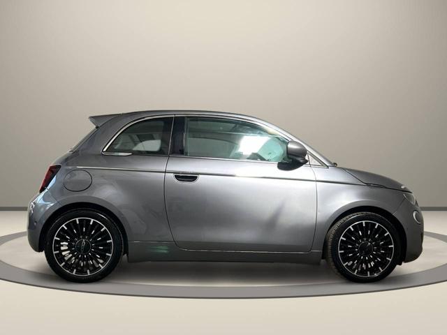 Fiat 500e Berlina 42kWh La Prima By Bocelli 320 Km autonomia - foto 4 di 4