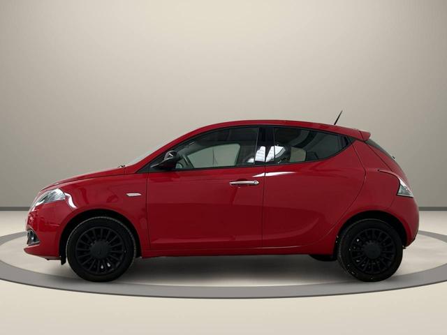 Lancia Ypsilon 1.0 FireFly 5 porte S&S Hybrid Ecochic Silver - foto 3 di 4