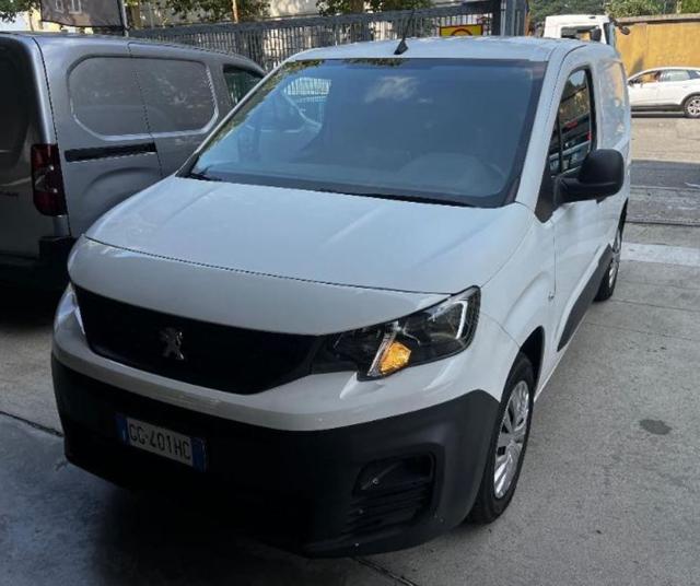 Peugeot Partner BlueHDi 100 PC Furgone Premium, del 2021, 78.975 km, in vendita a Fara Gera D Adda (BG)