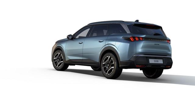 Peugeot 5008 Plug-in 195 e-DCS7 ALLURE+BUSINESS+GT+EXCLUSIVE nuovo a FARA GERA D ADDA