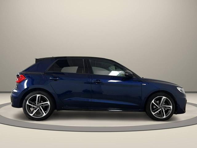 Audi A1 SPB 30 TFSI Identity Black - foto 4 di 4