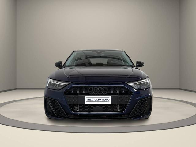 Audi A1 SPB 30 TFSI Identity Black - foto 2 di 4