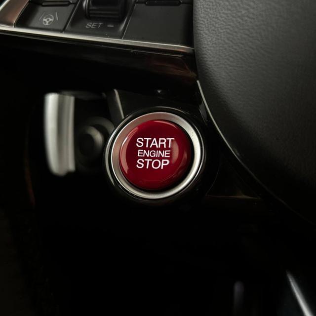 Alfa Romeo Giulia 2.9 V6 Bi-Turbo Quadrifoglio Super Sport 1 OF 275, del 2024, 5.981 km, in vendita a Fara Gera D Adda (BG)
