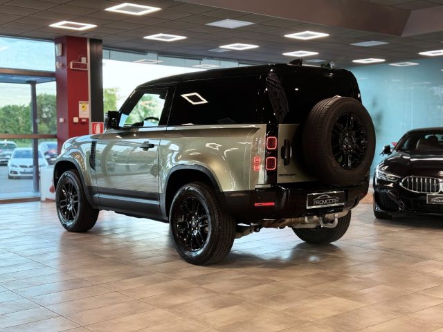 Land Rover Defender 90 3.0D I6 200 CV AWD HARD TOP*N1 AUTOCARRO*GANCIO - foto 4 di 4