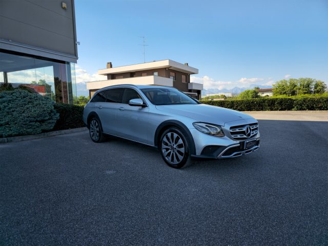 Mercedes-Benz E 220 d S.W. 4Matic AUTO SPORT ALL TERRAIN *UNIPORP* - foto 3 di 4