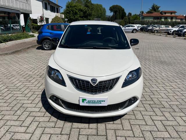 Lancia Ypsilon 1.0 FireFly 5 porte S&S Hybrid Gold - foto 2 di 4