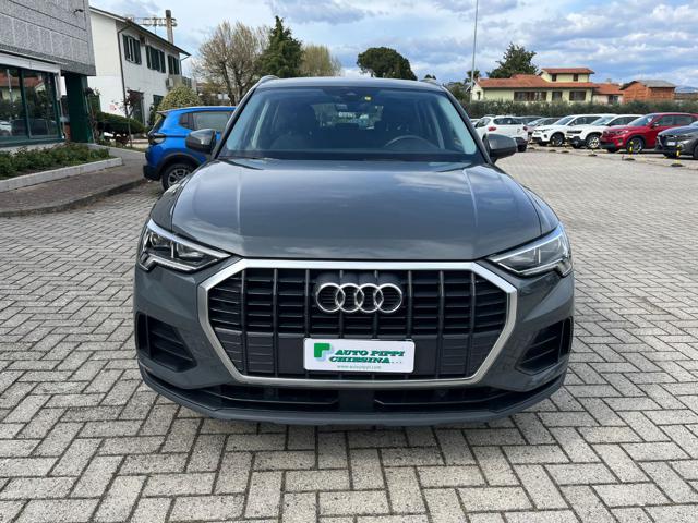 Audi Q3 35 TDI S tronic Identity Black - foto 2 di 4