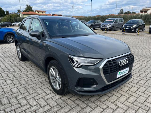 Audi Q3 35 TDI S tronic Identity Black - foto 3 di 4
